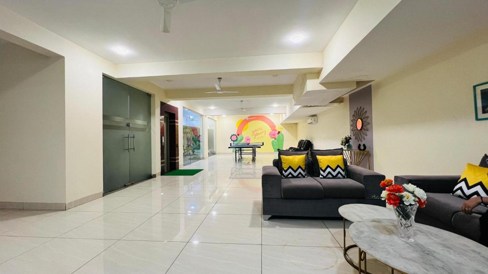 Bluo Studio2 Golf Course Road - Gym, Terrace Garden 古尔冈 外观 照片